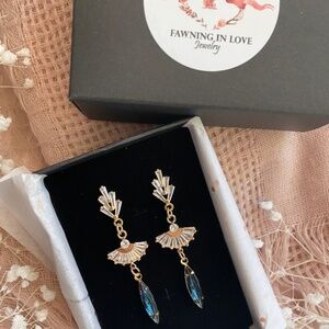 Art Deco fan earrings "fawning in love" brand from etsy - great for wedding!